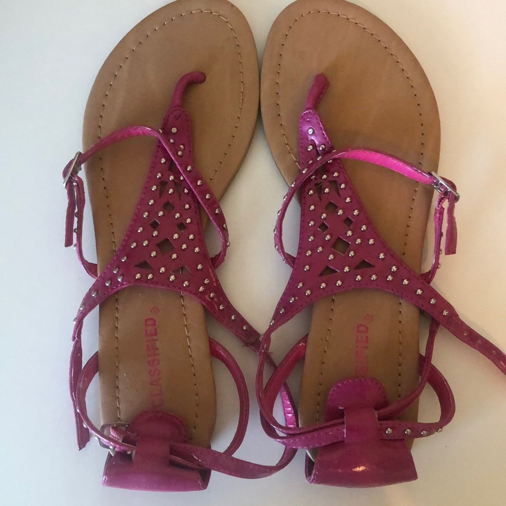 NWOT Stud Sandal